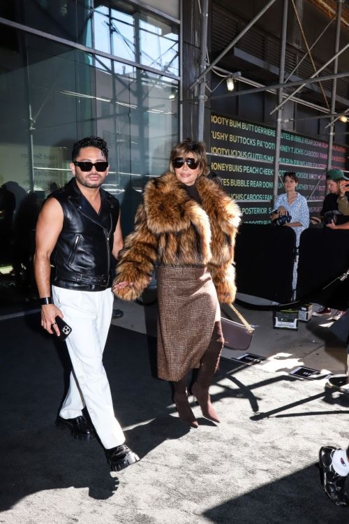 Lisa Rinna After Leaves Michael Kors Fashion Show in New York, Sep 2022 2