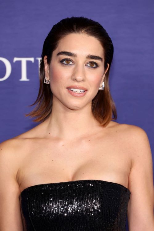 Simona Tabasco attends The White Lotus Season 2 Premiere in Los Angeles, Nov 2022