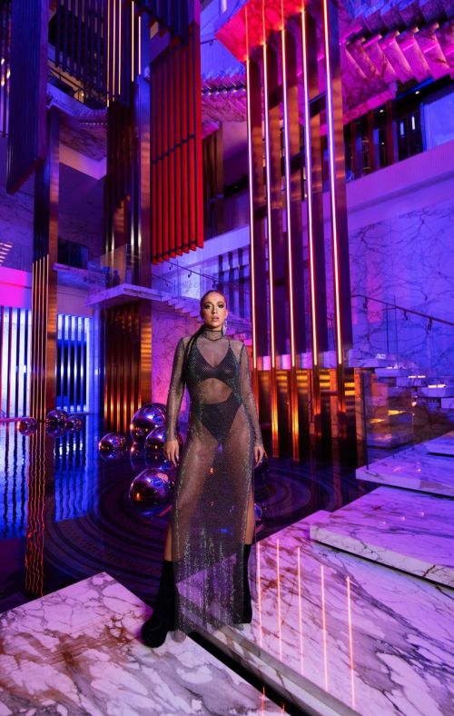 Tate McRae on the Set of Music Video for Her New Single 10:35 in Dubai