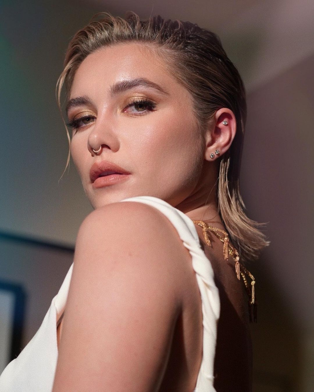 Florence Pugh Promotes Tiffany & Co. Necklace and Beautiful Outfit, Nov 2022