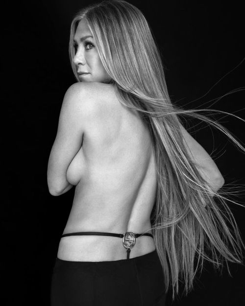 Jennifer Aniston Photo Shoot for Allure Magazine, Nov 2022 4