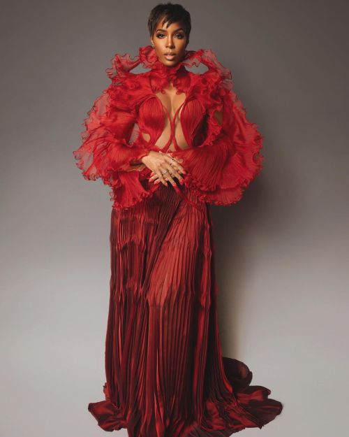 Kelly Rowland Photo Shoot in Red Dress for BABYLON Premiere, Dec 2022