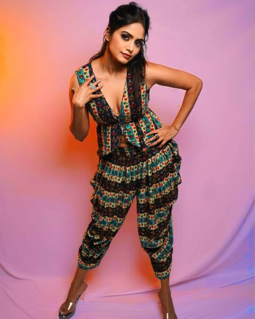 Pragya Nayan Sinha seen in Stylish Outfit During Photo Shoot by Pradeep Machar, Jan 2023
