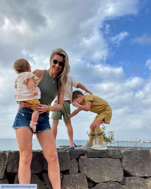 Helen Skelton flashes her figure in animal print bikini on the beach in Lanzarote 3