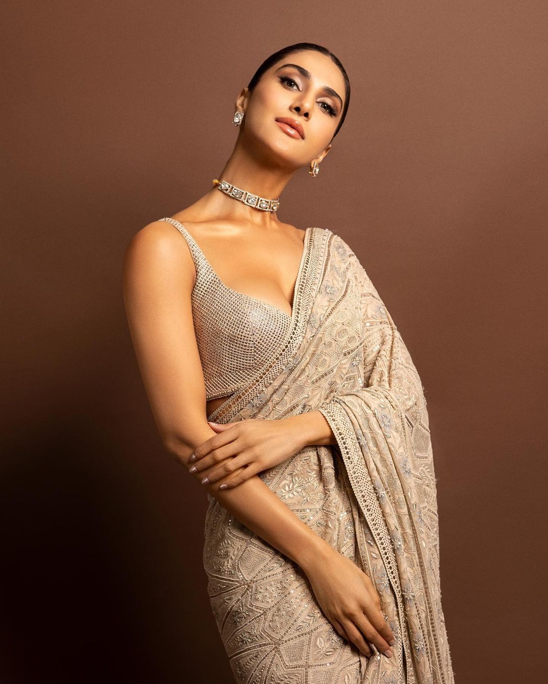 Vaani Kapoor wears Saree Designed by Tarun Tahiliani During Photoshoot, Feb 2023 2