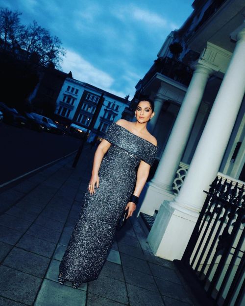 Sonam Kapoor ready for a night with out to launch Author Amish Tripathi War of Lanka, Mar 2023