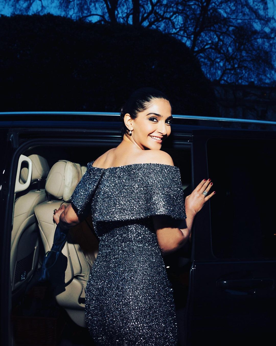 Sonam Kapoor ready for a night with out to launch Author Amish Tripathi War of Lanka, Mar 2023