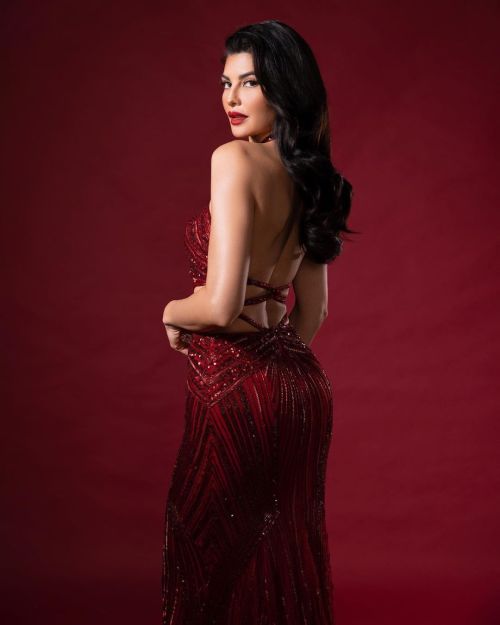 Jacqueline Fernandez stuns in scarlet red gown for Filmfare photoshoot | Fashion designer Bhawna Rao 1