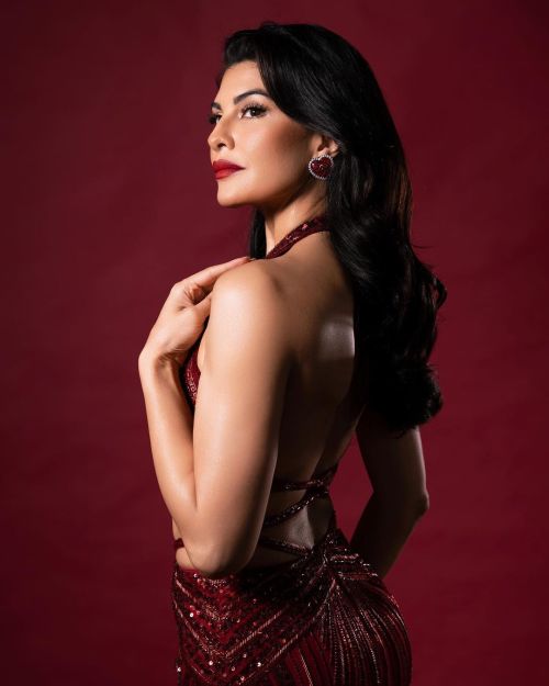 Jacqueline Fernandez stuns in scarlet red gown for Filmfare photoshoot | Fashion designer Bhawna Rao 2