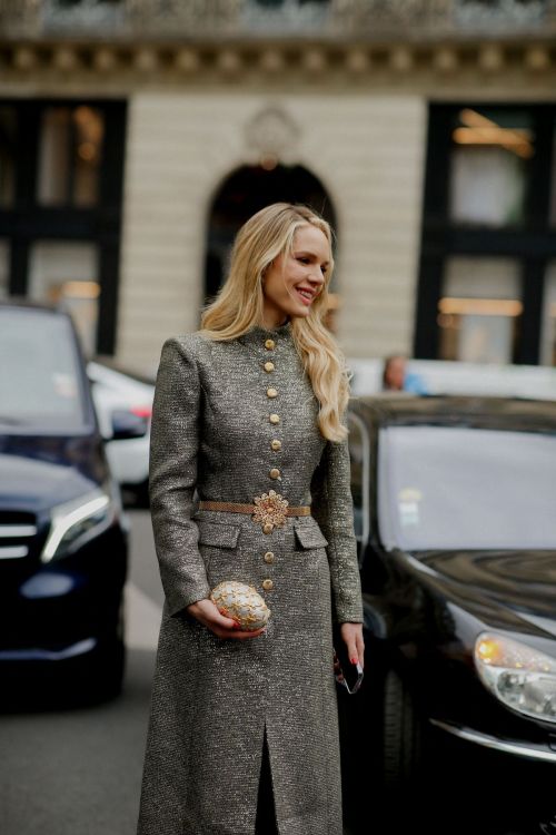 Ana Liveires Attends Stephane Rolland Fall/Winter 23-24 Haute Couture Show in Paris 07/04/2023 1