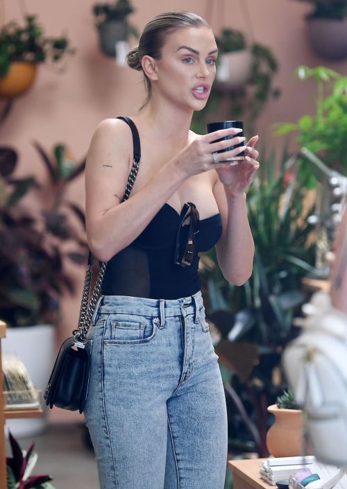 Ariana Madix and Lala Kent Filming Vanderpump Rules at Greenwood in Studio City 07/11/2023 8