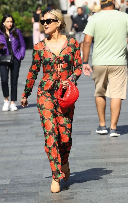 Ashley Roberts Leaves Heart Breakfast 4