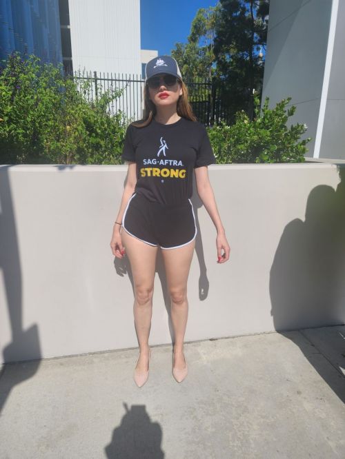 Blanca Blanco Supporting SAG Strike at Netflix 3