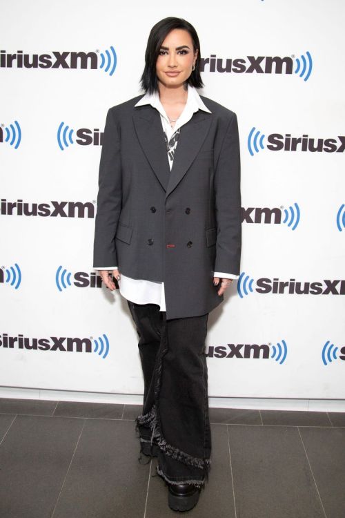 Demi Lovato rocks stylish suit pants at SiriusXM Studios 07/14/2023 1