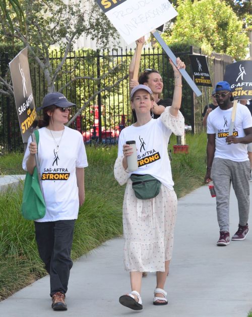 Elizabeth Reaser at SAG-AFTRA Strike in Los Angeles 1