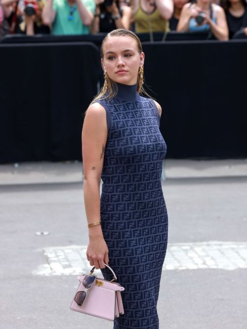 Emma Brooks Shines at Fendi Haute Couture Spring/Summer 23/24 Show in Paris 4
