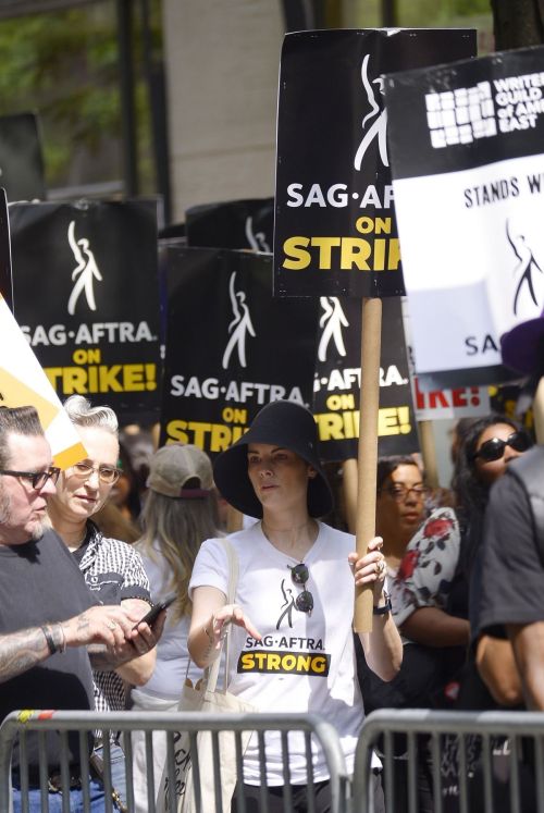 Jaimie Alexander Supports SAG-AFTRA Picket Line in New York 1