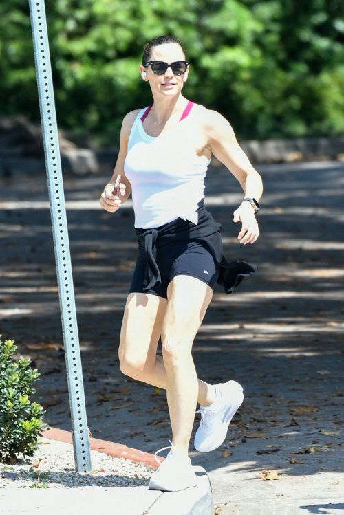 Jennifer Garner Out Jogging in Santa Monica 07/17/2023 2