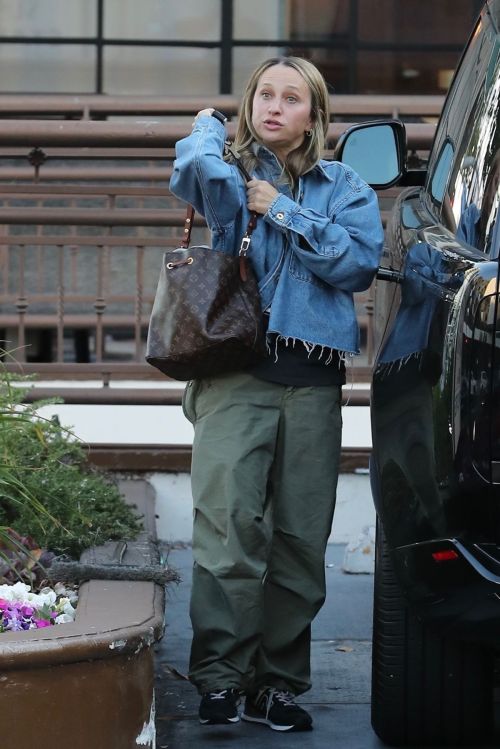 Jennifer Meyer Enjoys Sushi at Park in West Hollywood 2