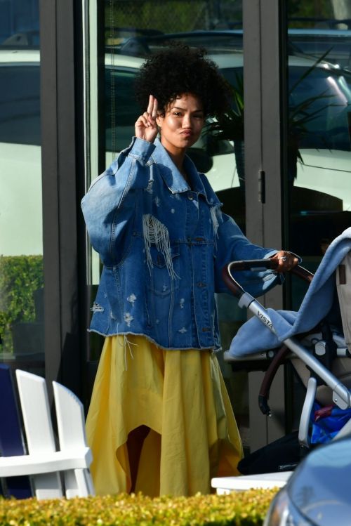 Jhene Aiko Malibu Shopping Experience 3