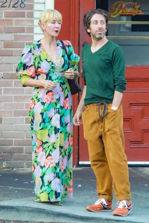 Jocelyn Towne and Simon Helberg Enjoy Lunch in Los Feliz 1