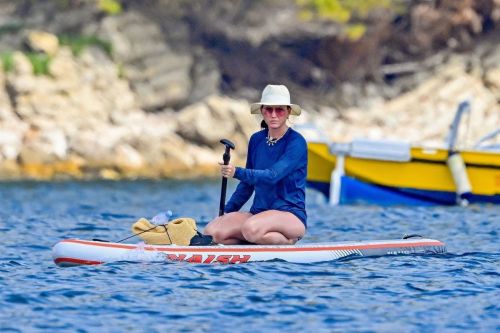 Katy Perry Paddle Boarding on Vacation in St. Tropez on 07/18/2023 3