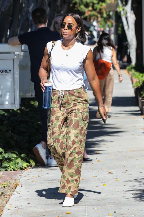 Kelly Rowland Shopping at Waterworks Store in Los Angeles