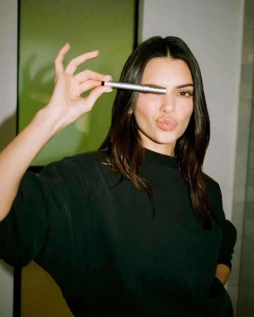Kendall Jenner for Moon Oral Beauty 2023 19