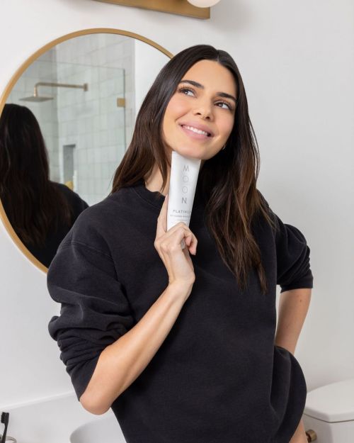 Kendall Jenner for Moon Oral Beauty 2023 22