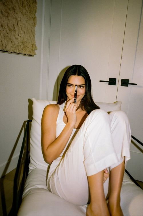 Kendall Jenner for Moon Oral Beauty 2023 32