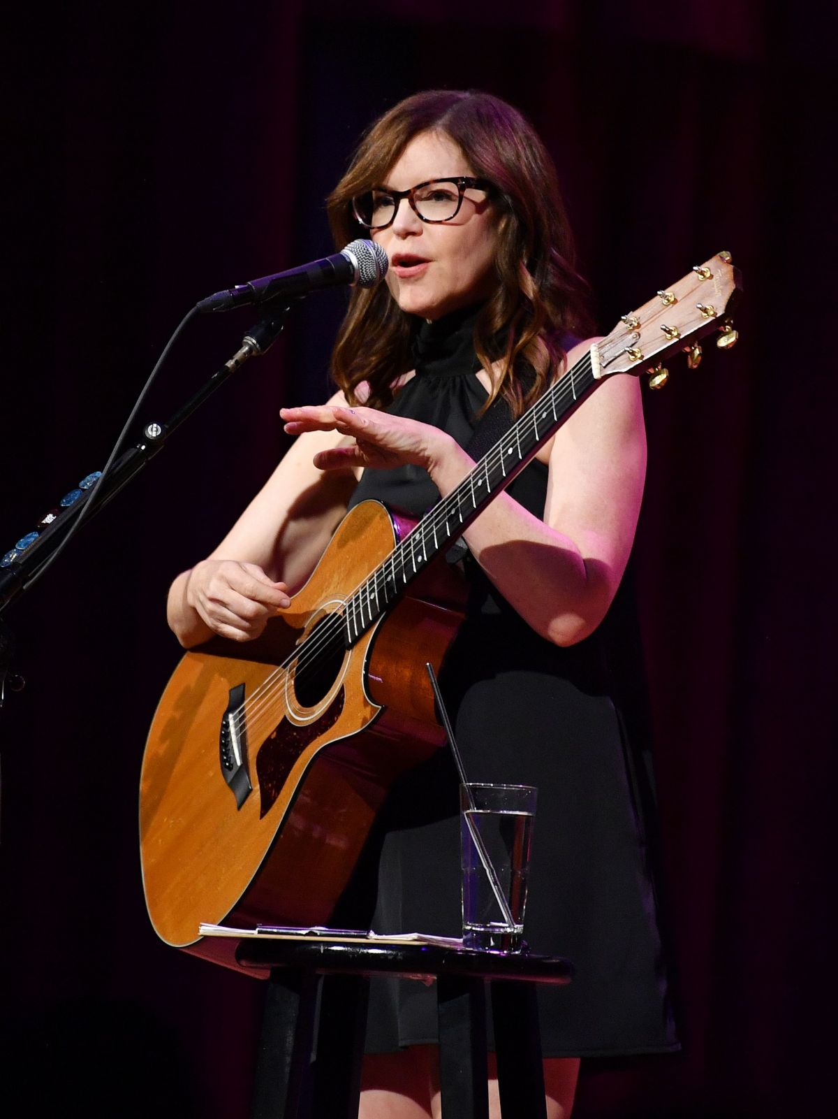 Lisa Loeb Performs Live at City Winery in New York 07/23/2023