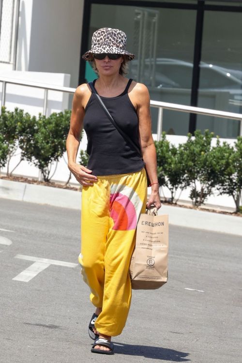 Lisa Rinna Shopping at Erewhon Market in Los Angeles 2