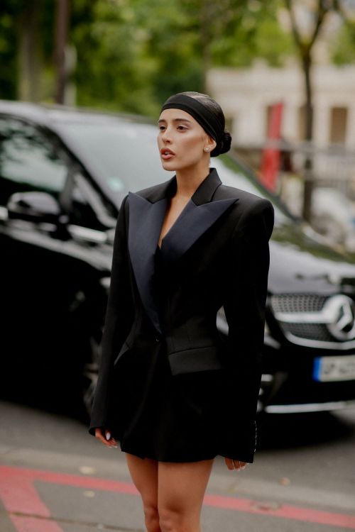 Livia Nunes Marques Arrives at Alexandre Vauthier Fall/Winter 23/24 Haute Couture Show in Paris 07/04/2023 1