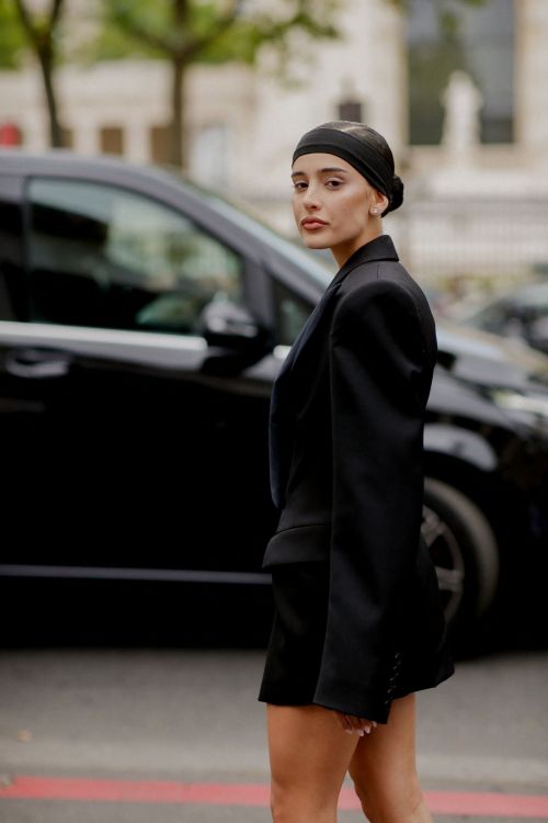 Livia Nunes Marques Arrives at Alexandre Vauthier Fall/Winter 23/24 Haute Couture Show in Paris 07/04/2023 3