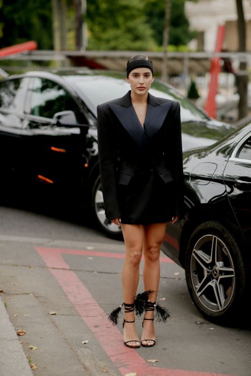 Livia Nunes Marques Arrives at Alexandre Vauthier Fall/Winter 23/24 Haute Couture Show in Paris 07/04/2023 4