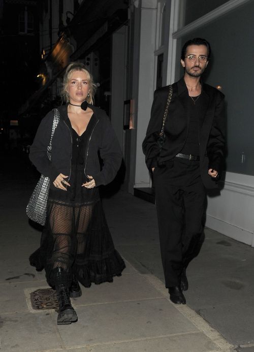 Lottie Moss Leaves Il Trillo in Fulham 07/11/2023 2