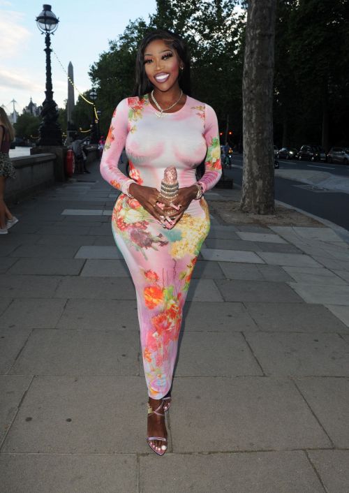 Lystra Adams Arrives at Barbie Party in London 07/10/2023 3