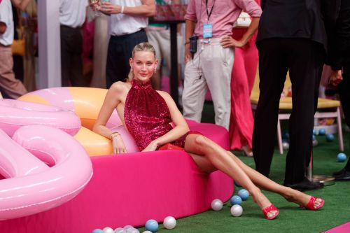 Mandy Brok Shines at Barbie Premiere 1