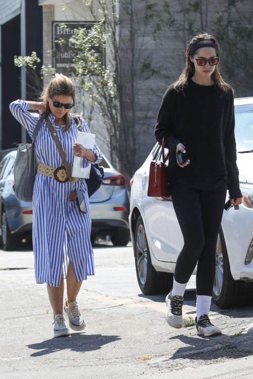 Maria Shriver and Christina Schwarzenegger Enjoy a Lovely Breakfast in Brentwood on 07/11/2023 6
