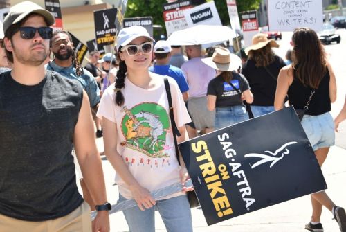 Miranda Cosgrove Supports SAG-AFTRA Union Strike 2