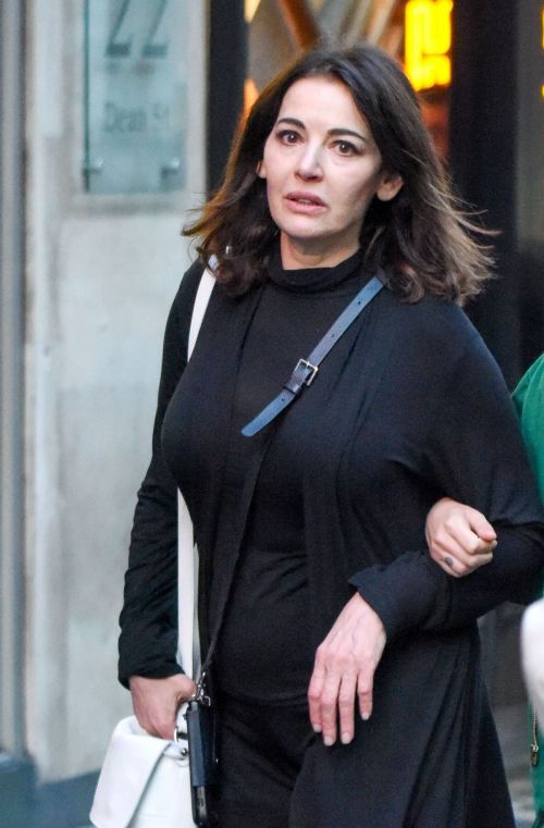 Nigella Lawson Out and About with Daughter Cosima Thomasina Diamond in London 07/13/2023 1