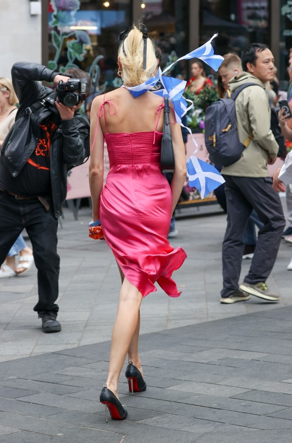 Nina Nesbitt Stuns in a Pink Satin Short Dress at Barbie Premiere in London 07/12/2023