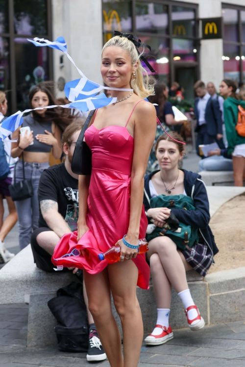 Nina Nesbitt Stuns in a Pink Satin Short Dress at Barbie Premiere in London 07/12/2023 3