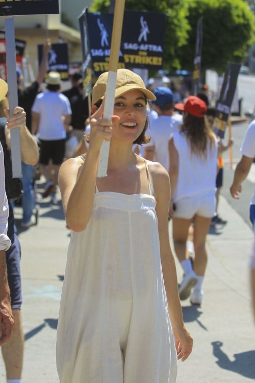 Nora Zehetner at SAG Strike at Paramount Studio in LA 2