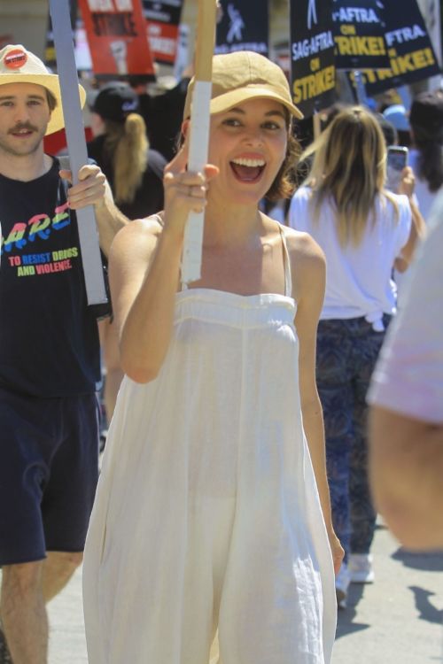 Nora Zehetner at SAG Strike at Paramount Studio in LA 3