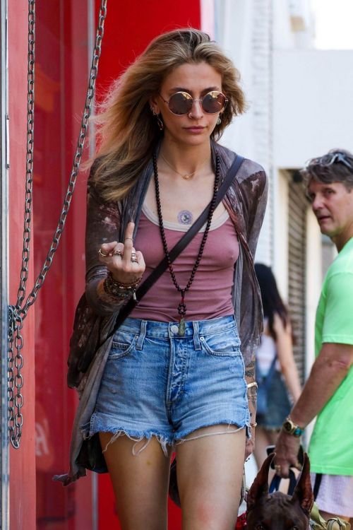 Pari Jackson leaves Fairfax Flea Market in Los Angeles 07/16/2023 8