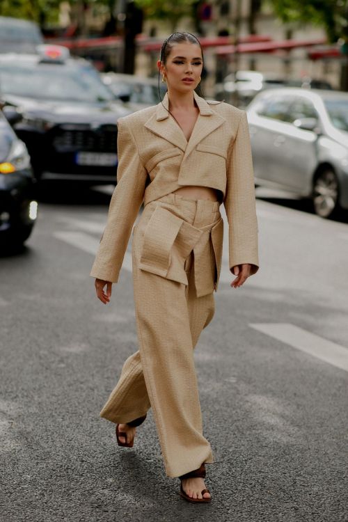 Polina Erofeeva at Alexandre Vauthier Fall/Winter 23-24 Haute Couture Show in Paris 3