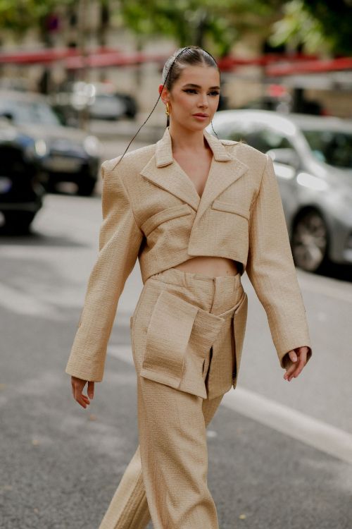 Polina Erofeeva at Alexandre Vauthier Fall/Winter 23-24 Haute Couture Show in Paris 4