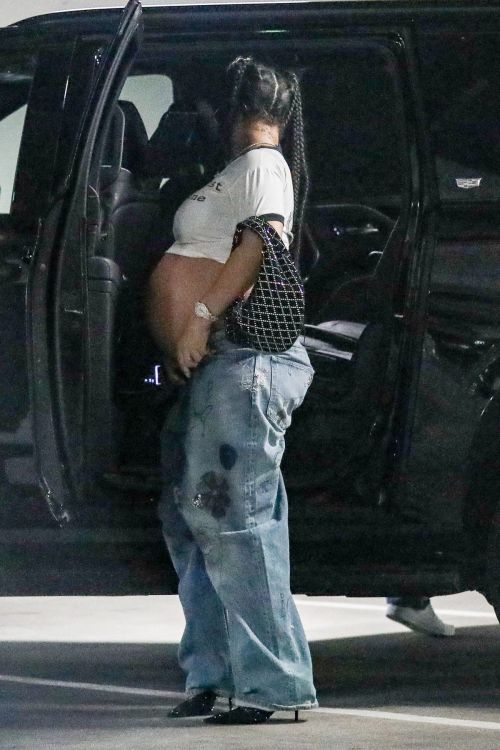 Pregnant Rihanna Heading to Lunch in Beverly Hills 07/24/2023 5