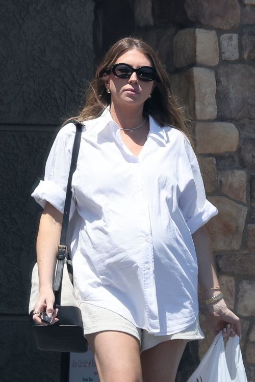Pregnant Stassi Schroeder Shopping at Gelson in Los Feliz 3